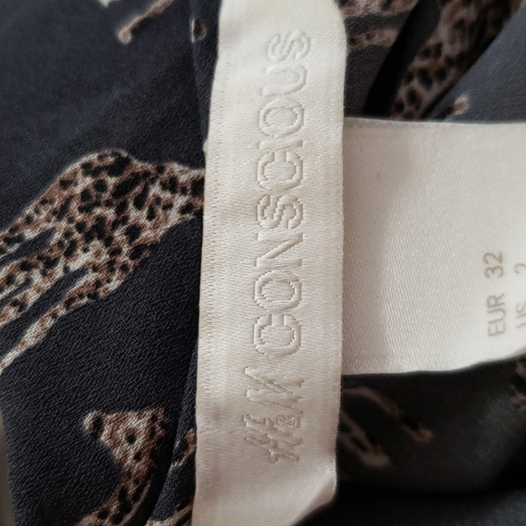 H&M Concious  Giraffe Print Blouse - Picture 6 of 9
